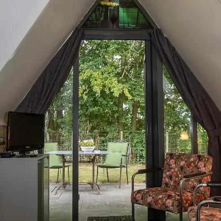 Hotelhuisjes Bed & Breakfast